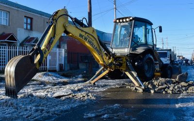 Incremento de las temperaturas: Personal de Obras Viales abocado al despeje de calles por acumulación de escarcha