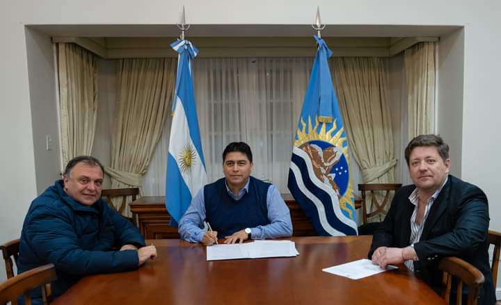 EL GOBIERNO PROVINCIAL IMPULSA NUEVAS OBRAS PÚBLICAS EN PUERTO DESEADO Y EL CALAFATE