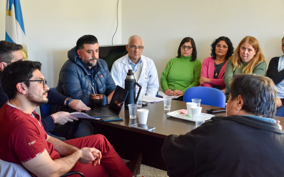 Varela en Gobernador Gregores: “Con el trabajo de todos, mejoraremos cada hospital de la provincia”