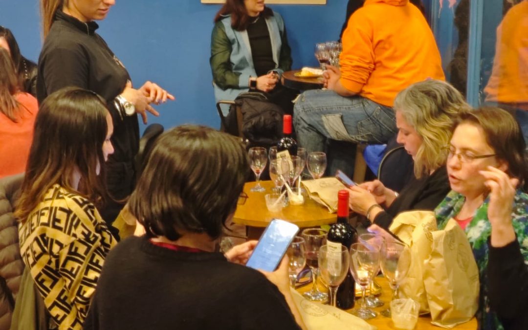 Tarot y Vino: Importante convocatoria en la nueva propuesta del Multiplicar