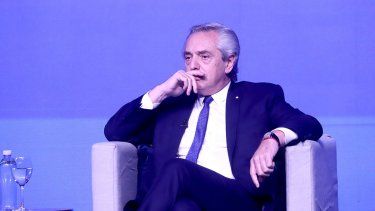 Exigen retirarle la asignación como expresidente a Alberto Fernández por la denuncia de Fabiola Yañez