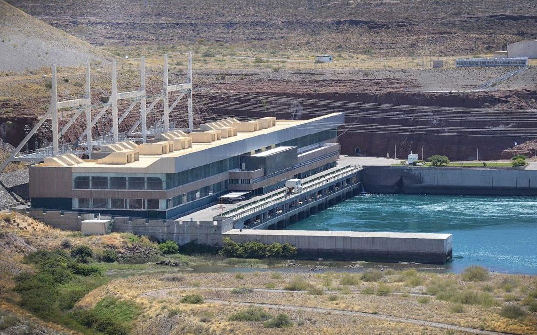 El Gobierno avanza con las privatizaciones previstas en la ley Bases y arranca con cuatro empresas hidroeléctricas