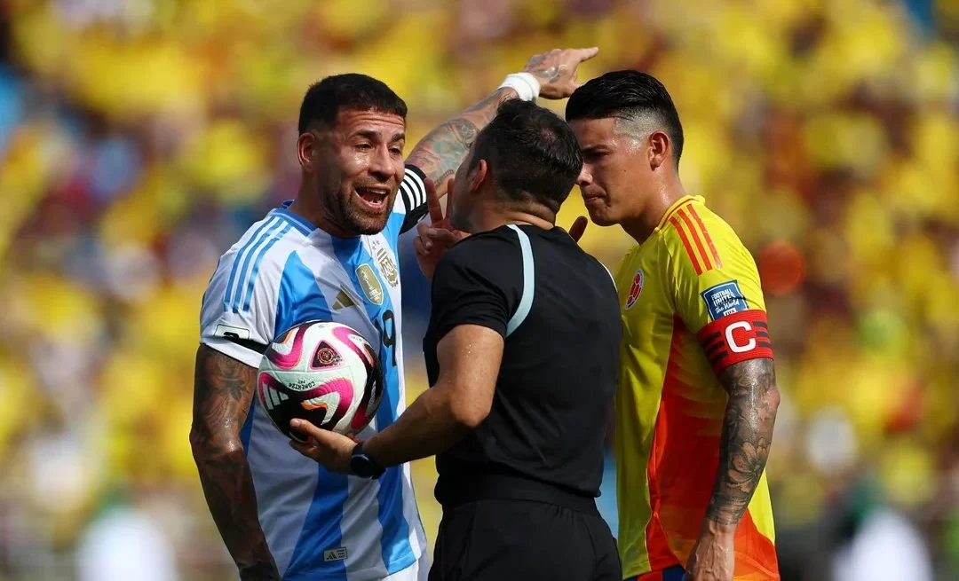 El VAR le refrescó la tarde a Colombia con un penal «traído de los pelos»: perdió Argentina