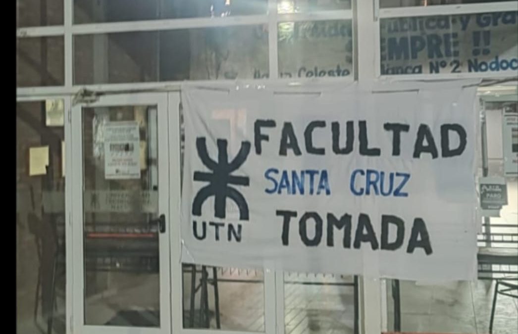 ESTUDIANTES TOMARON LA UTN DE SANTA CRUZ