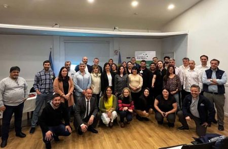 Viviana Díaz: «Se trabaja para lograr una Provincia más competitiva para mercados demandantes de hidrógeno verde”