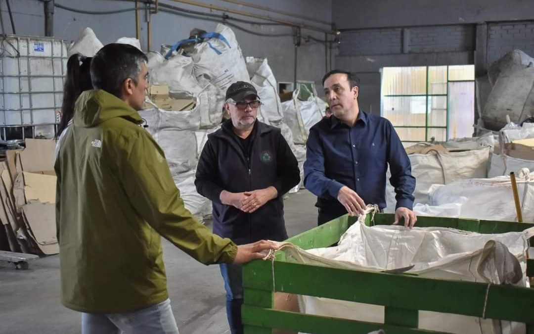 Pablo Grasso mostró a intendentes de la Cuenca cómo se gestionan los residuos en la Capital