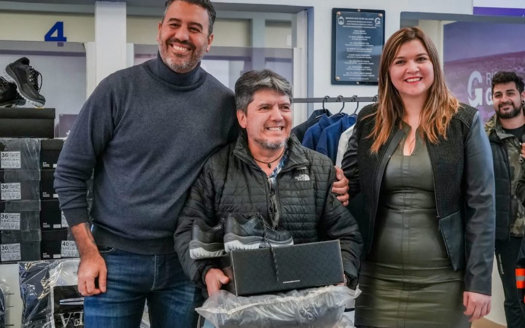 MUNICIPIO ENTREGÓ INDUMENTARIA PARA MÁS DE 160 TRABAJADORES DE DISTINTAS ÁREAS