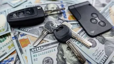 Dólares del colchón: El Gobierno flexibilizó los montos para la compra de autos, inmuebles y de depósitos bancarios en efectivo