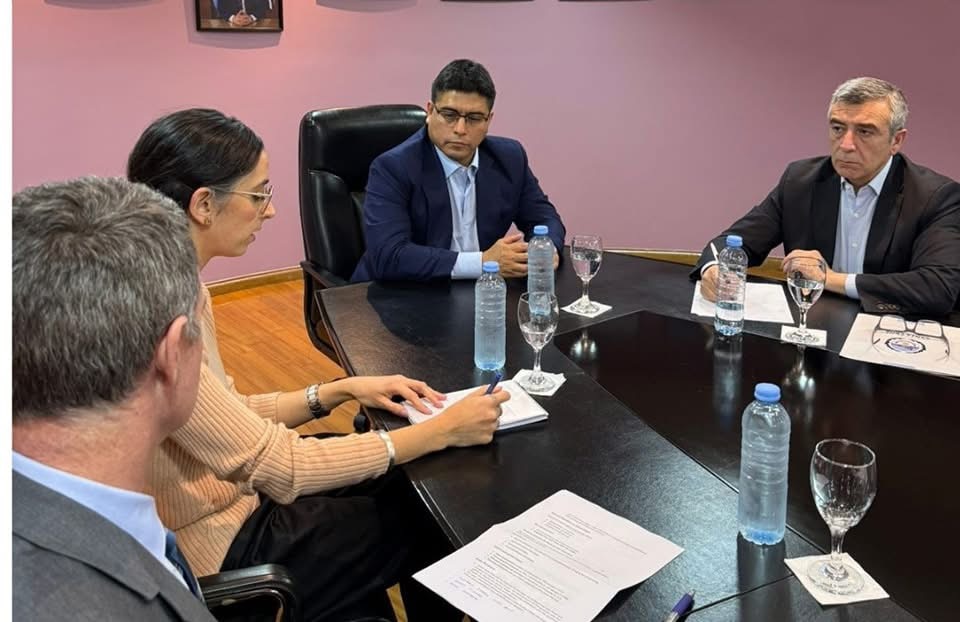 El Gobierno de Santa Cruz avanza con Newmont en el Plan de Inversiones Mineras 2026