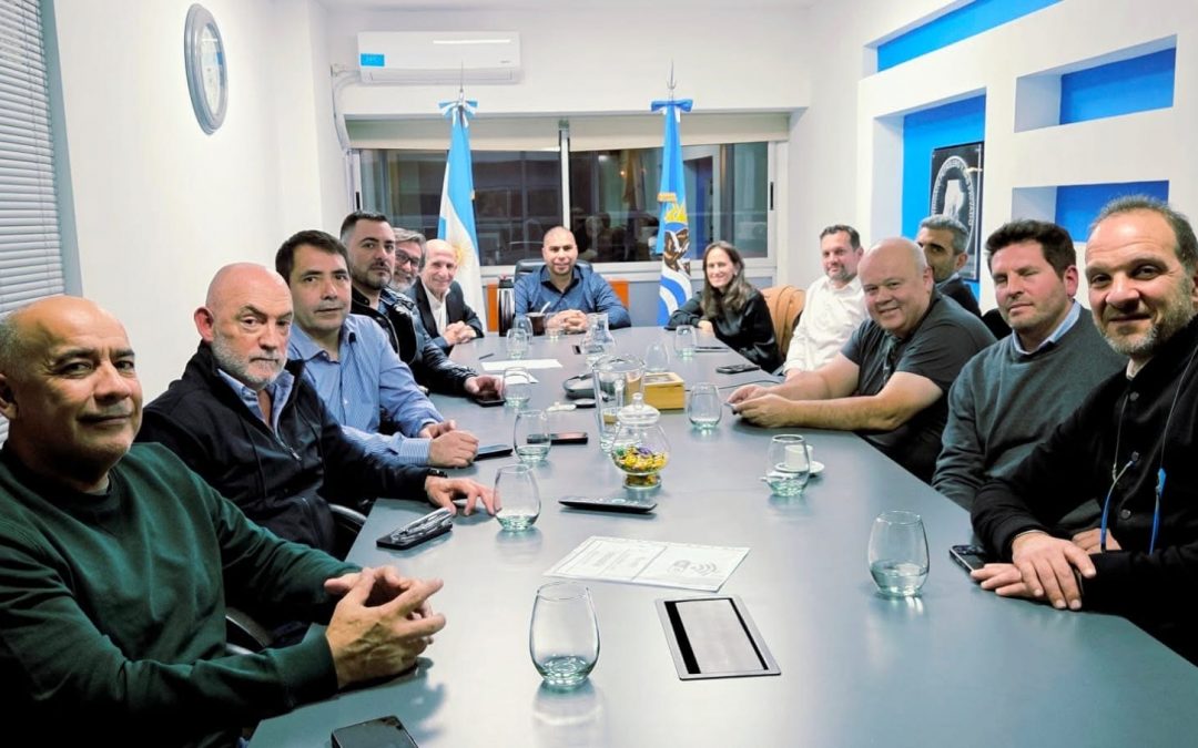 RAFAEL GÜENCHENEN SE REUNIÓ CON EMPRESAS QUE PODRÍAN HACERSE CARGO DE LAS ÁREAS QUE DEJA YPF EN SANTA CRUZ