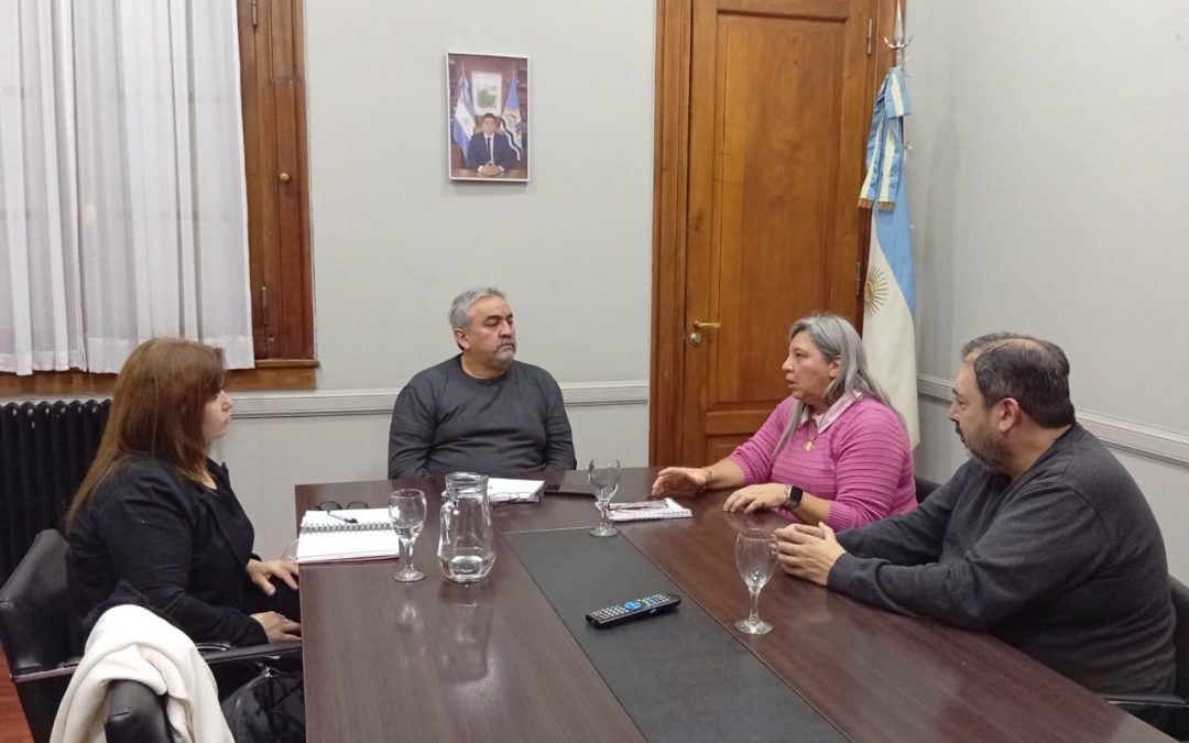 Brizuela se reunió con referentes de la Cámara de Comercio de Caleta Olivia