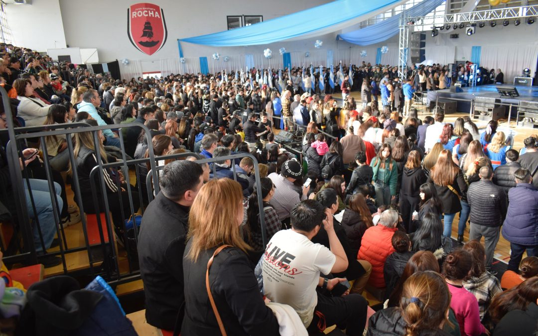 La comunidad riogalleguense se reunió para celebrar la Independencia Argentina