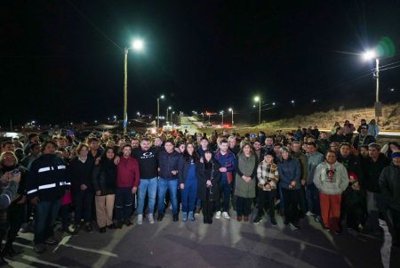 Claudio Vidal en Caleta Olivia: «En Santa Cruz obra que se comienza, es obra que se termina»