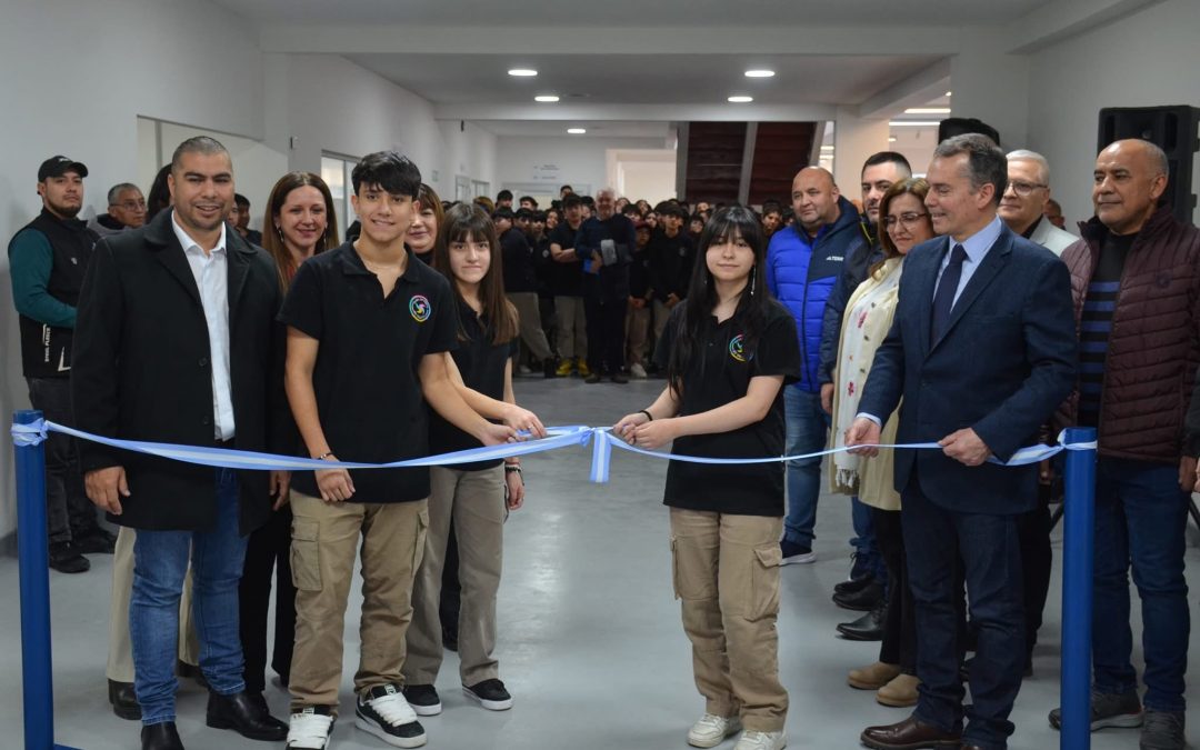 GÜENCHENEN INAUGURÓ NUEVAS AULAS EN LAS ESCUELA DEL VIENTO DE RÍO GALLEGOS