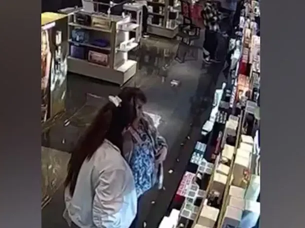 Dos argentinos detenidos en Brasil por robar 2 millones en perfumes de un free shop