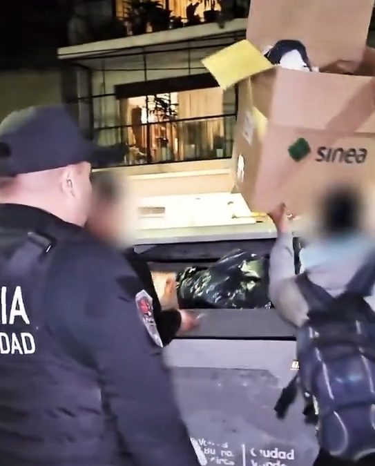 Porteños: Multa de 900 mil pesos de Jorge Macri contra quienes buscan comida en los tachos
