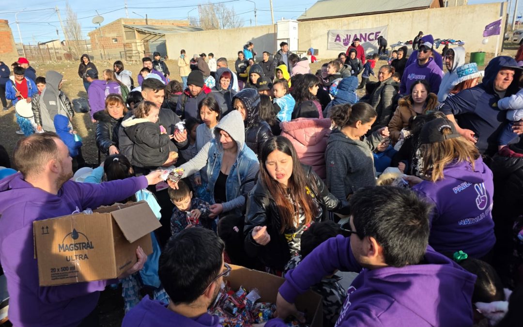 AGRUPACIÓN AVANCE CELEBRÓ EL DÍA DEL NIÑO EN EL BARRIO SAN BENITO CON UNA GRAN FIESTA POPULAR