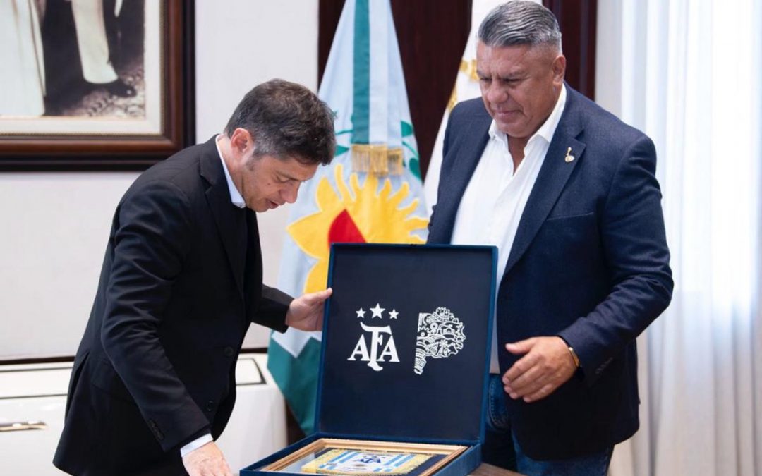 CLAUDIO TAPIA FELICITÓ A KICILLOF POR EL TRIUNFO EN BUENOS AIRES