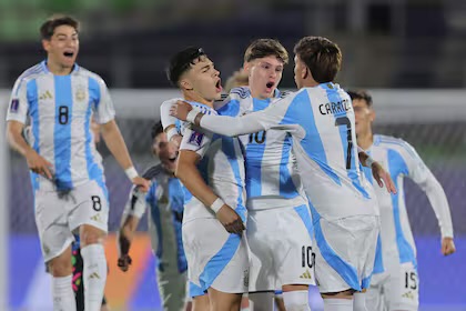 LA ARGENTINA DE PLACENTE GOLEÓ EN EL MUNDIAL SUB 20 DE CHILE Y CLASIFICÓ A OCTAVOS