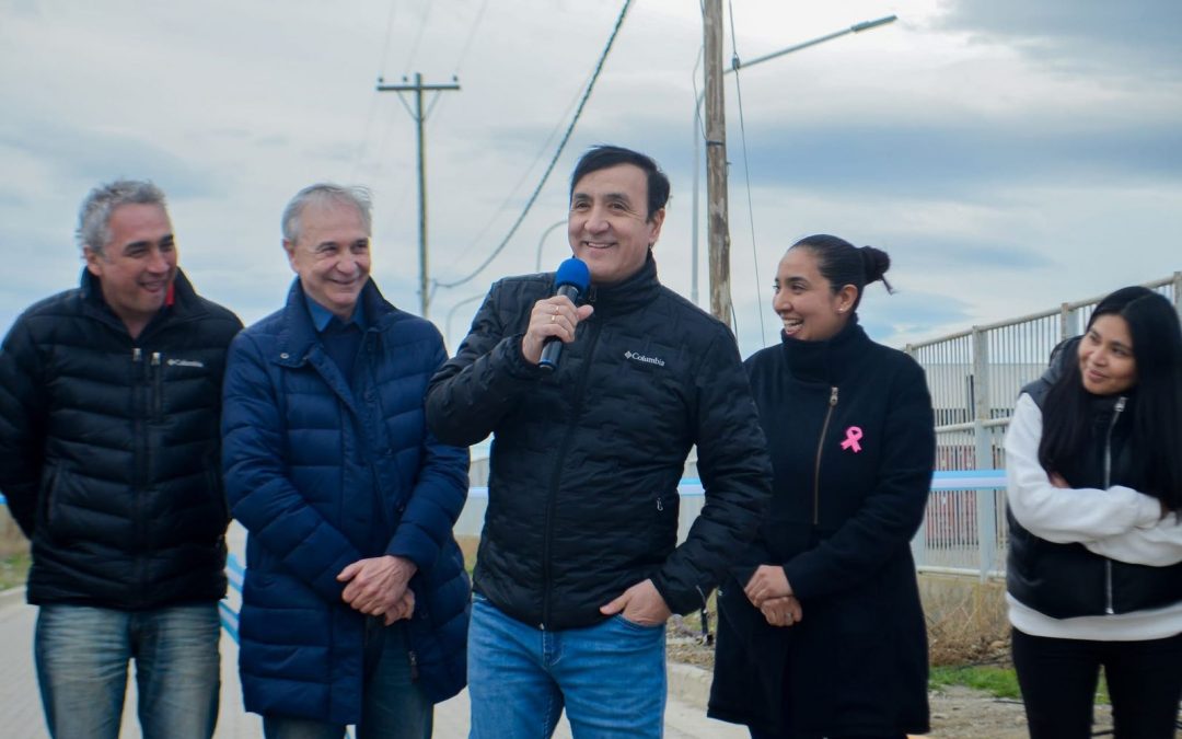 PABLO GRASSO INAUGURÓ EL ADOQUINADO DE LA CALLE ESTEBAN MARADONA Y DA RESPUESTA A DEMANDA HISTÓRICA DE VECINOS