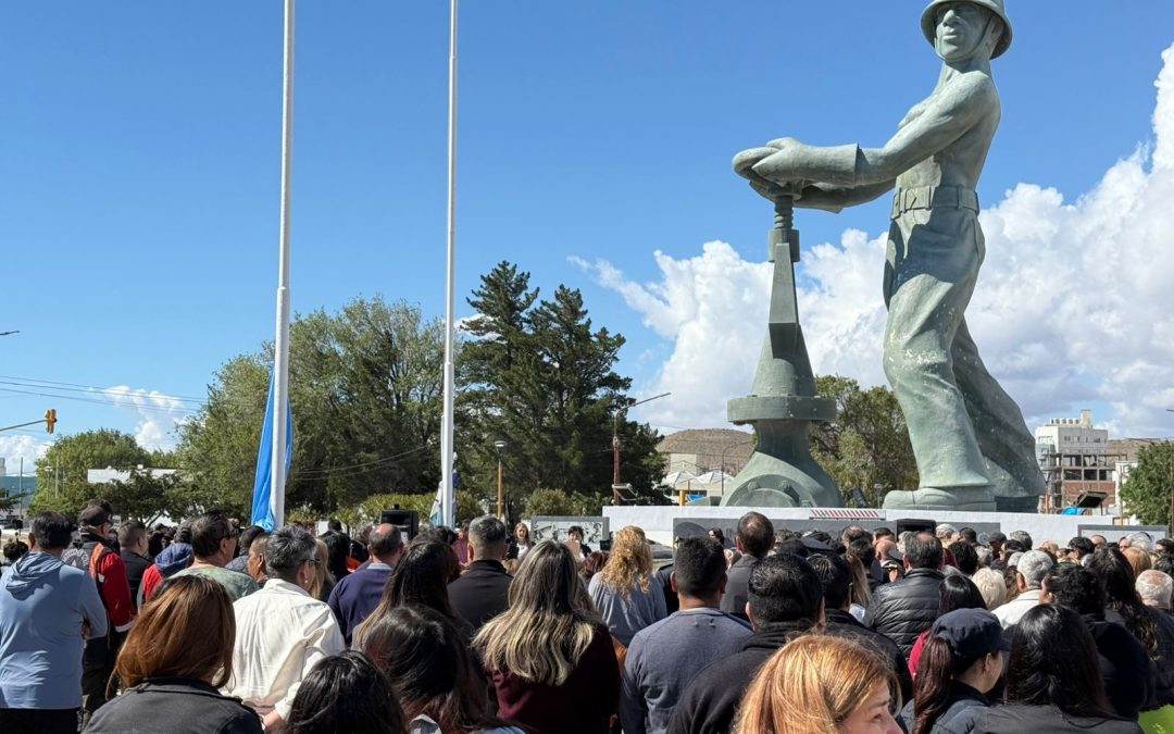 El intendente Pablo Grasso acompañó el 124° aniversario de Caleta Olivia, recorrió instituciones y emprendedores y habló de la situación provincial
