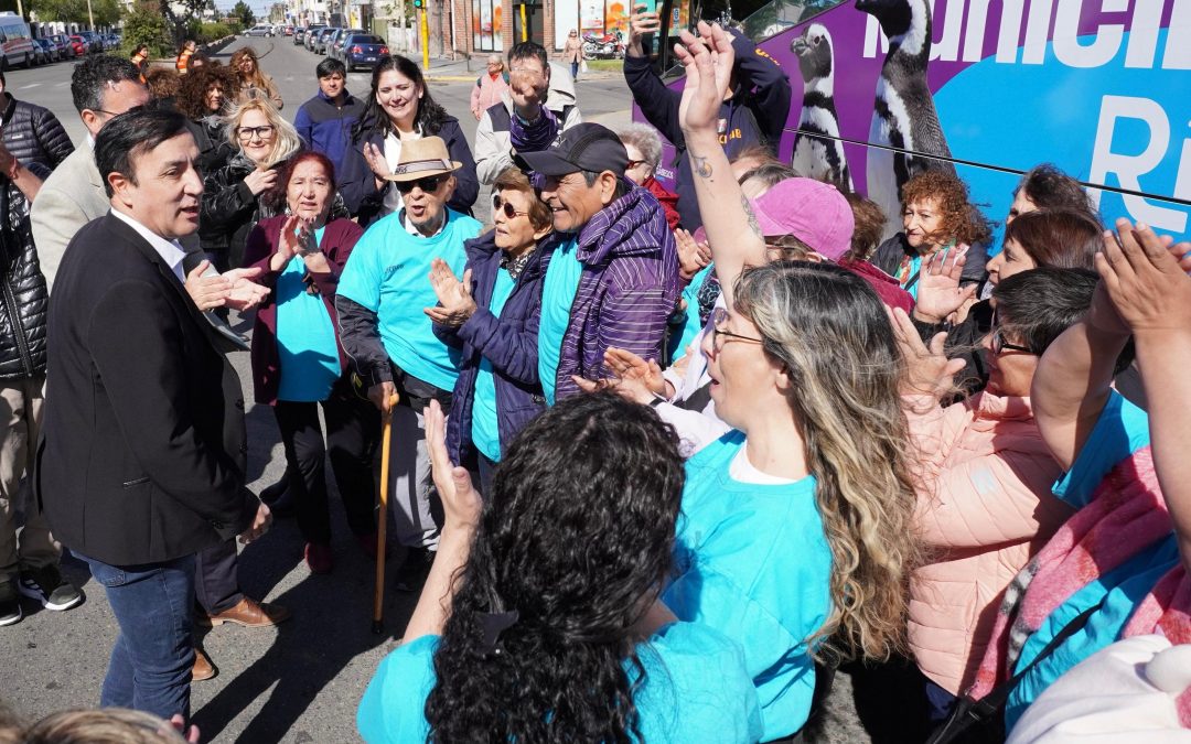 Pablo Grasso: “Es una satisfacción que nuestros vecinos viajen en un vehículo propio, fruto de la inversión municipal”