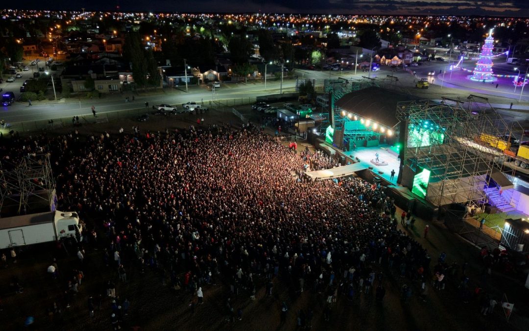 C.R.O cerró la tercera noche del Festival ante un imponente marco de público