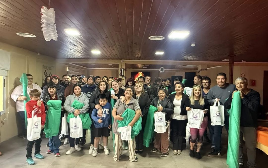 El Municipio entregó elementos para los árboles de Navidad a 48 Juntas Vecinales