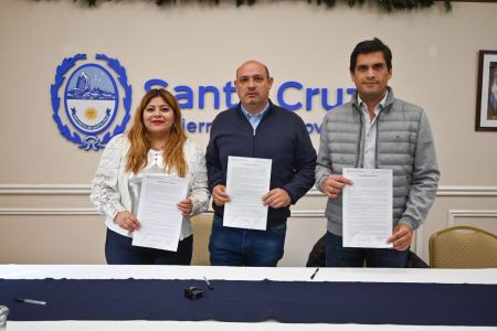 Firmaron convenio para fortalecer la recolección y distribución de leña en toda la provincia