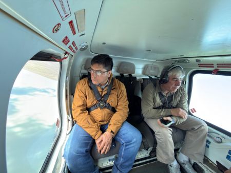 El gobernador Vidal y Néstor Tico evaluaron desde el aire la baja de los focos del incendio