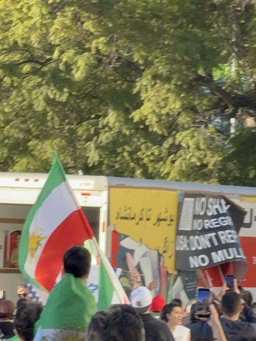 Los Ángeles: Atropellan con un camión a manifestantes que protestaban contra el régimen de Irán