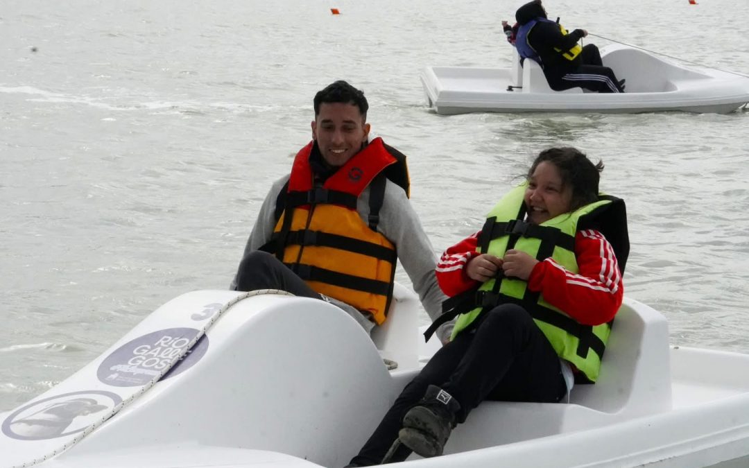 Río Gallegos: Botes a pedal y recreación en la Laguna Ortiz, la opción ideal para grandes y chicos