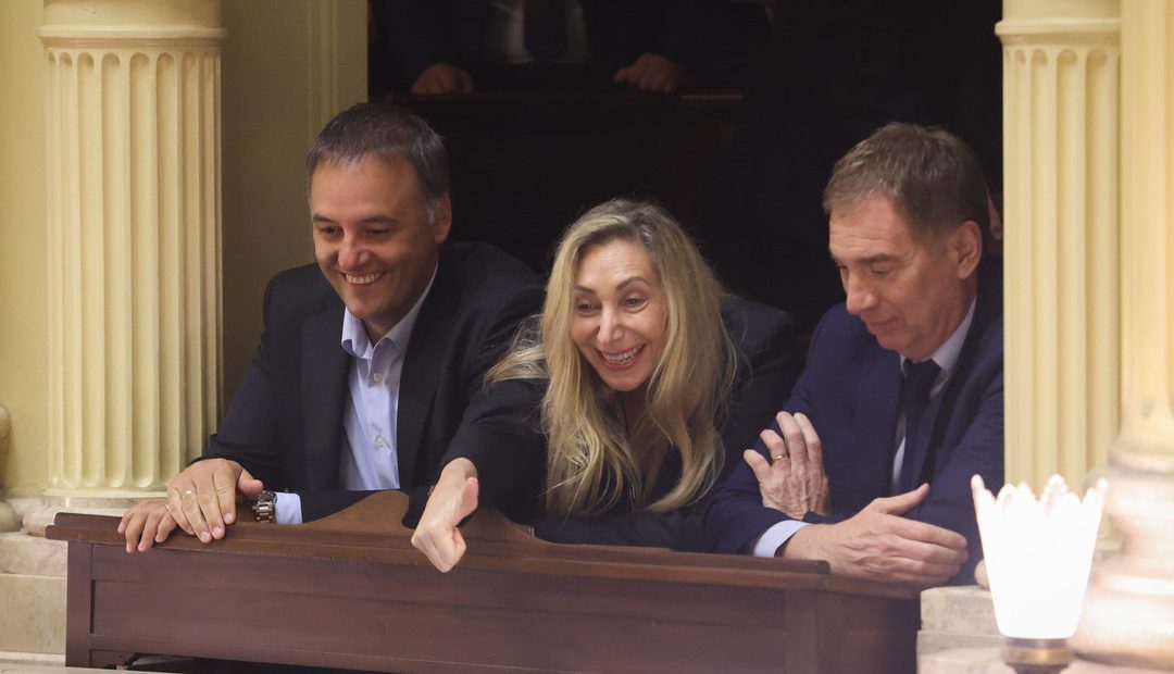 LA REFORMA LABORAL YA TIENE MEDIA SANCIÓN. EL SENADO LA APROBÓ CON 42 VOTOS A FAVOR Y 30 EN CONTRA