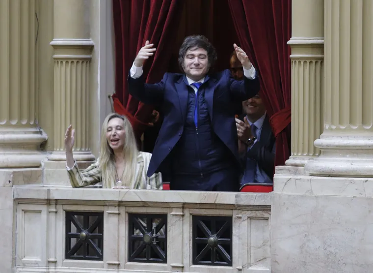 El Gobierno y aliados aprobaron por amplia mayoría en Diputados la Reforma Laboral. El proyecto vuelve al Senado