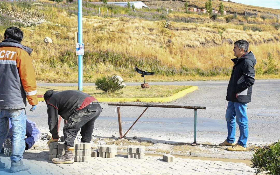 Intendente Aravena supervisó la obra de Adoquinado en 28 de Noviembre