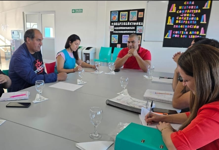 GÜENCHENEN PRESENTÓ EL TECH LAB A INTENDENTES DE LA ZONA NORTE  Y AL SENADOR CARAMBIA