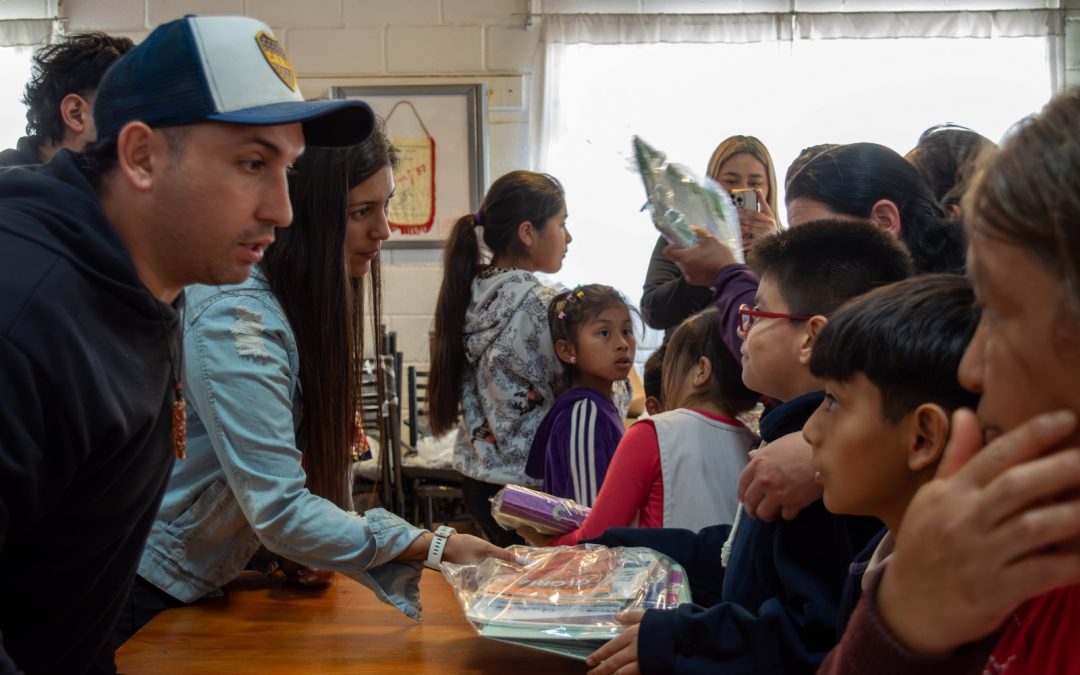 Municipio y Club Sur 87: Se realizó jornada deportiva y solidaria con entrega de 250 kits escolares