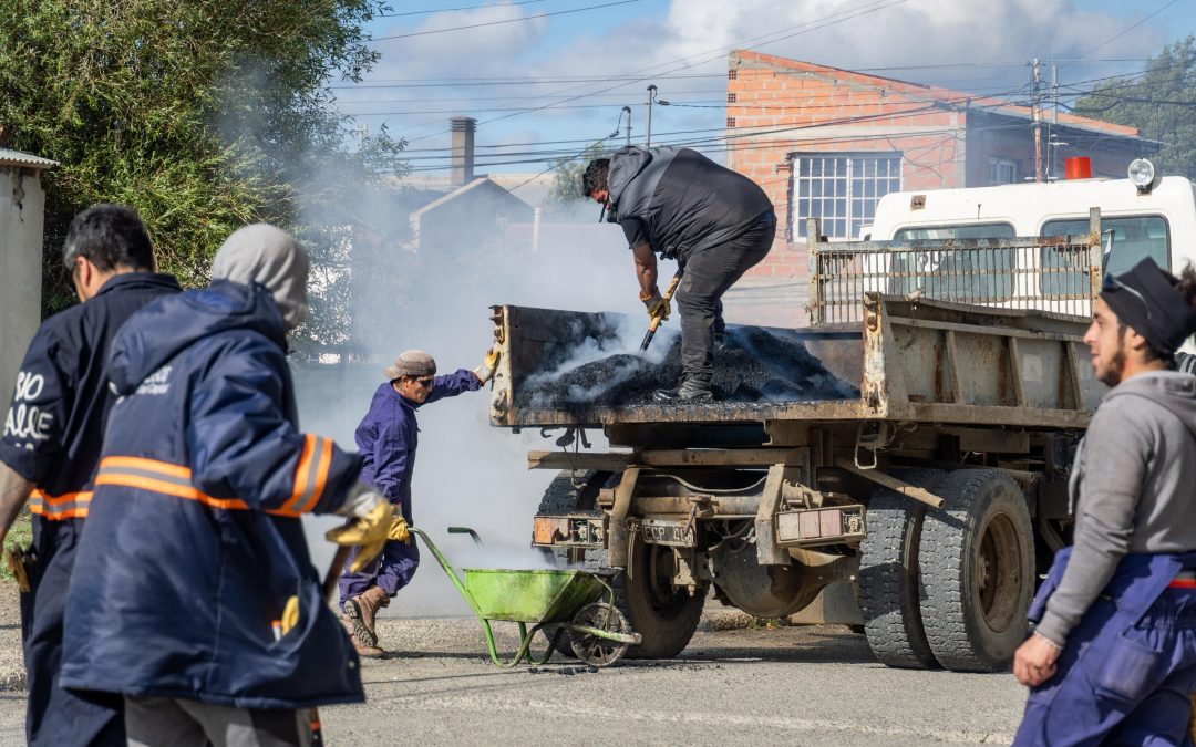 La Municipalidad de Río Gallegos intensifica el plan de bacheo en todos los barrios
