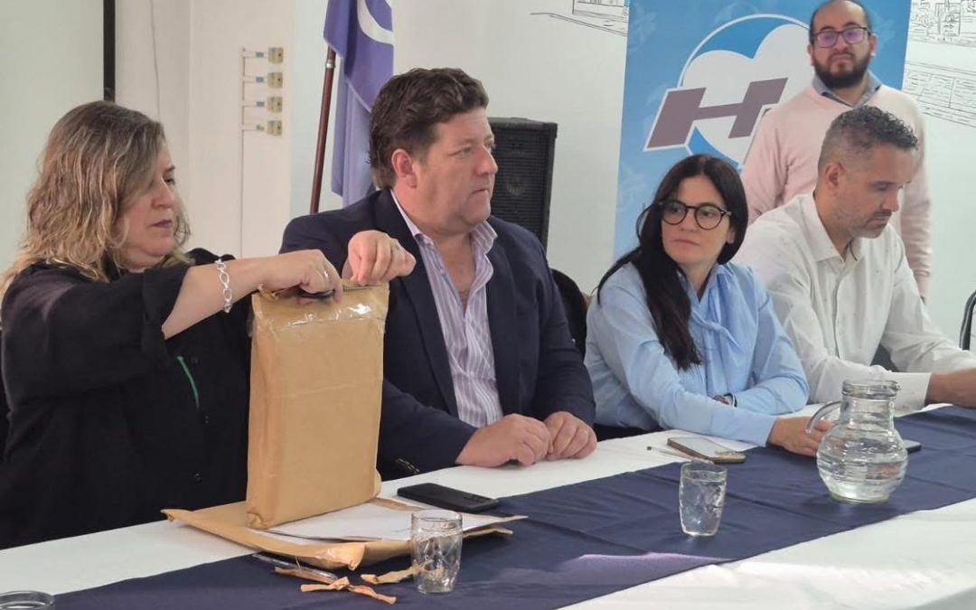 PEDRO LUXEN: “EL GOBERNADOR CLAUDIO VIDAL NOS PIDIÓ FORTALECER EL SISTEMA DE SALUD”