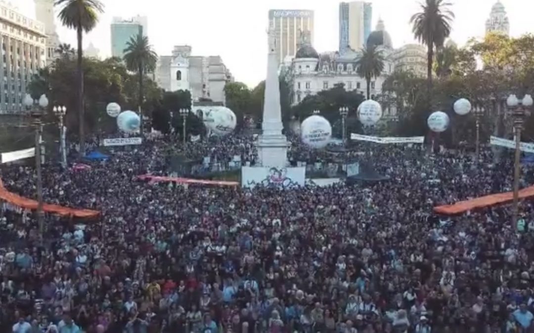 24M: Plaza de Mayo colmada de argentinos por los 50 años del golpe de Estado