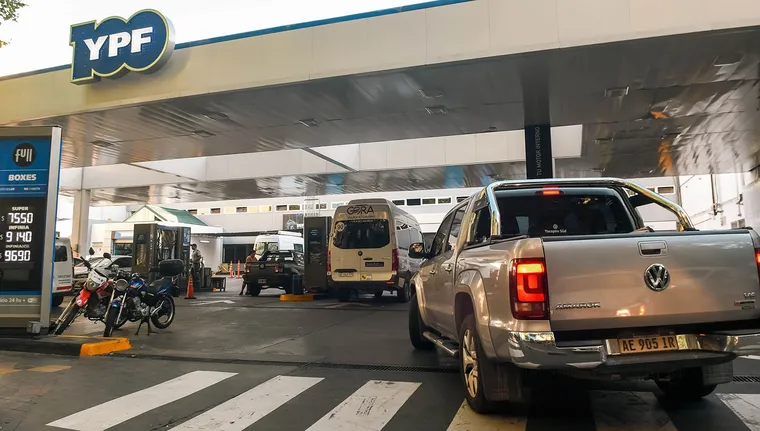 Fuerte suba del precio del combustible alcanza un 16% por la guerra en Medio Oriente