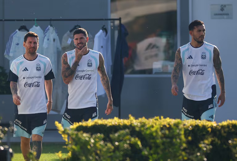 La Selección Argentina juega su último amistoso en el país antes del Mundial. Con Messi titular.