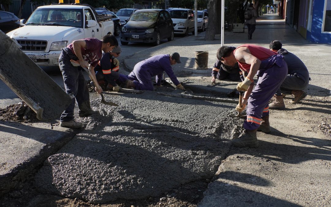 La Municipalidad de Río Gallegos intensifica el plan de bacheo con importantes trabajos en Entre Ríos y Av. Kirchner