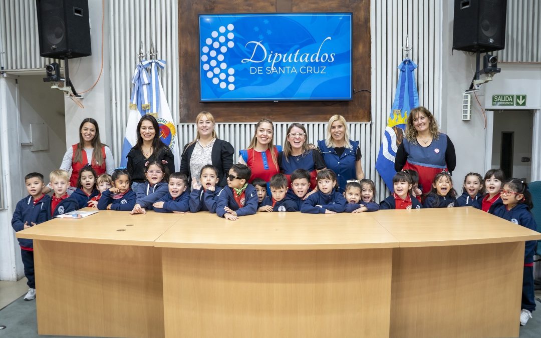 Alumnos del Jardín “Juanito Bosco” eligieron el nombre de sus salas en el recinto de la Legislatura Provincial