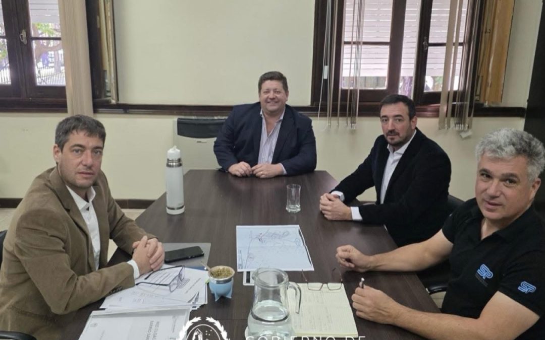 PEDRO LUXEN MANTUVO REUNIÓN DE TRABAJO CON JUAN RAÚL MARTÍNEZ Y SERVICIOS PÚBLICOS