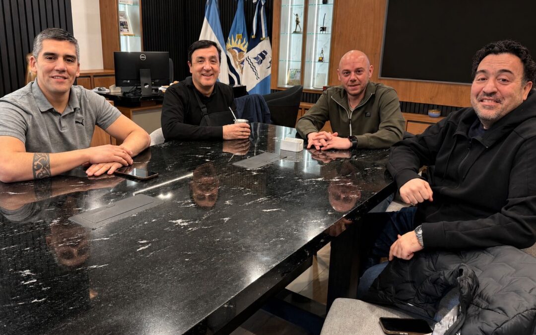 Intendentes de Santa Cruz presentan proyecto para que los Fondos del UNIRSE se redistribuyan con Municipios y Comisiones de Fomento