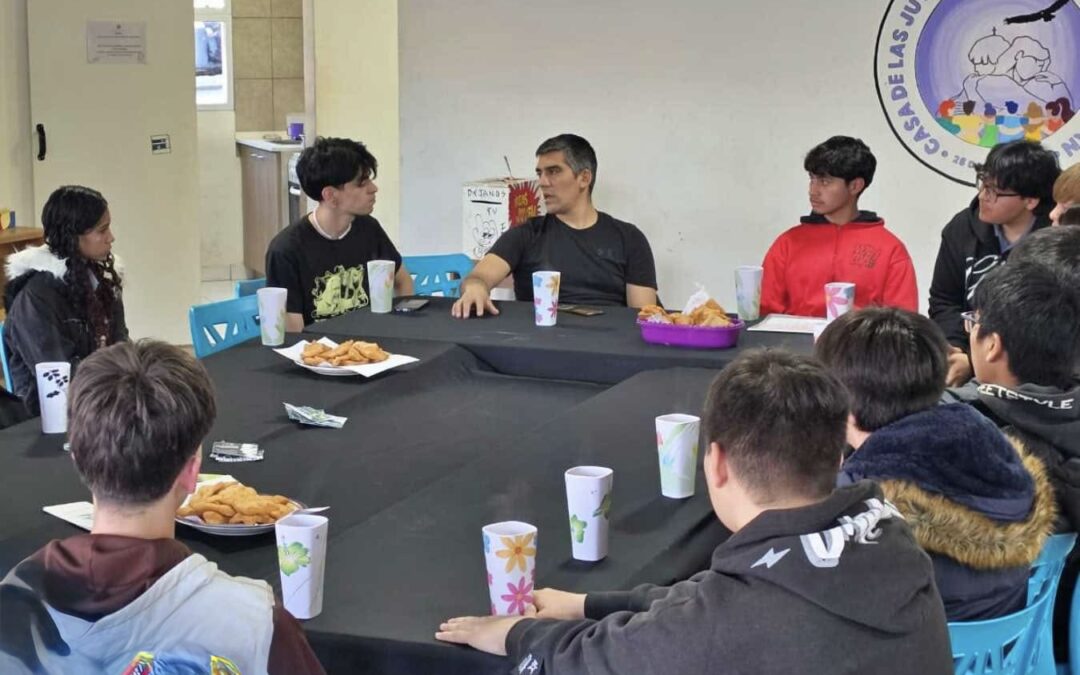 28 de Noviembre: Fortalecen el vínculo con estudiantes locales en la Casa de las Juventudes
