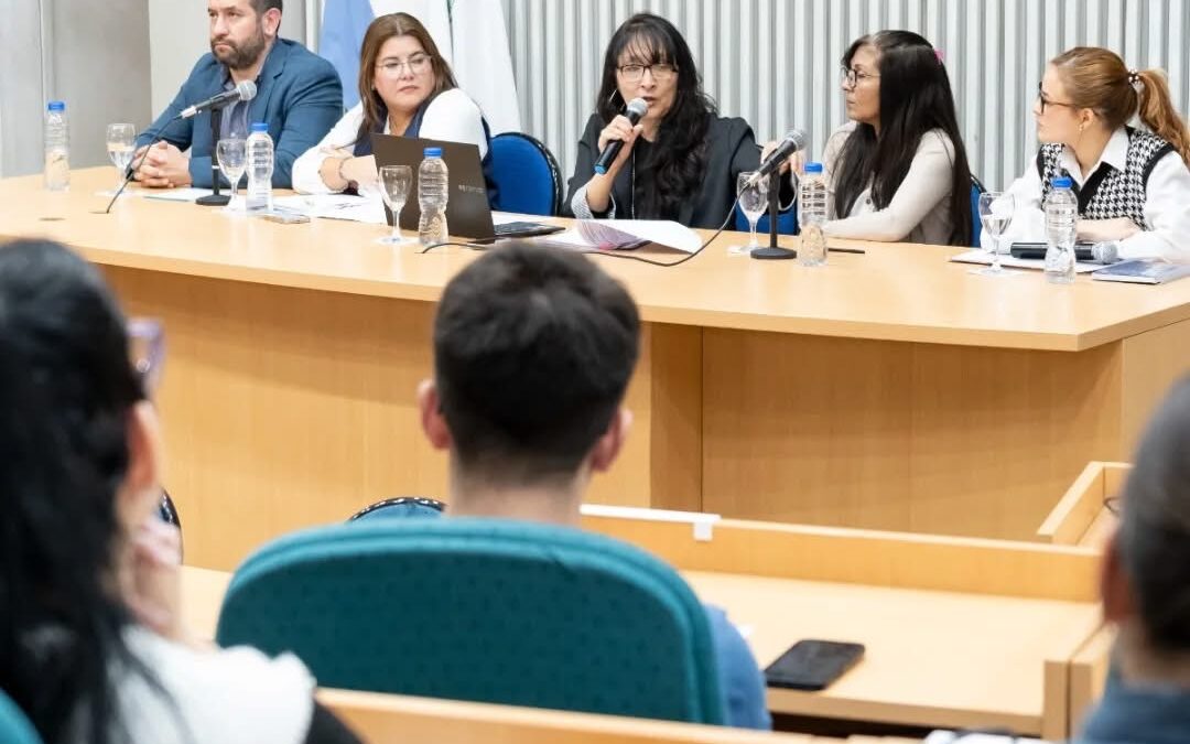 Por iniciativa del vicegobernador Fabián Leguizamón, se presentó el Protocolo de Salud Mental y Consumos Problemáticos en el Ámbito Laboral en la Cámara de Diputados