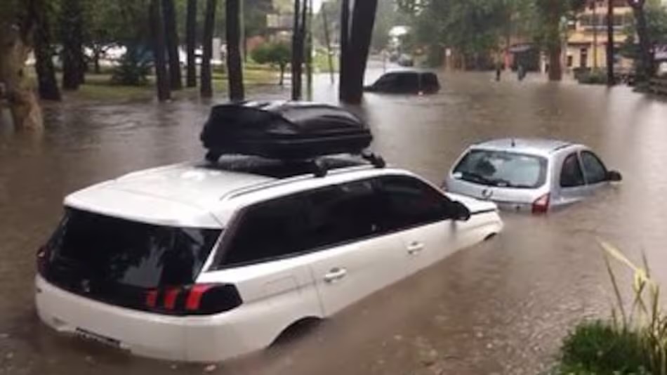Temporal en Pinamar: Daños por inundaciones y fuertes vientos en la zona norte de la ciudad