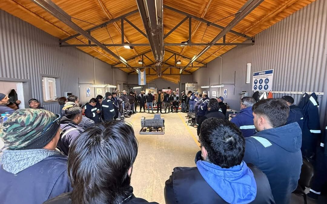 SIPGER: ASAMBLEA INFORMATIVA EN YACIMIENTO BOLEADORAS Y EL EQUIPO VEN-02